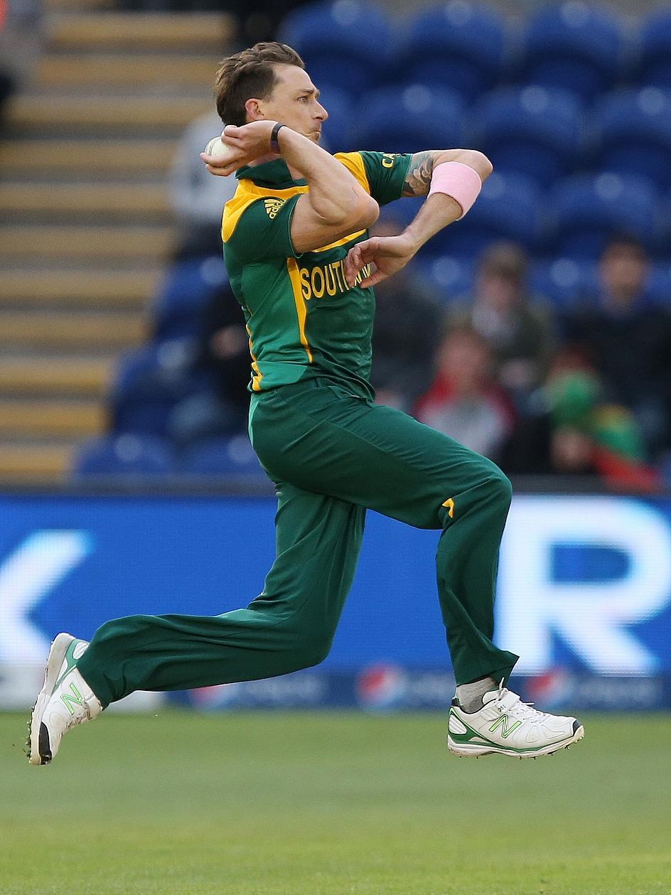 950x1260 image of Dale Steyn Bowling Action Wallpaper, Phone