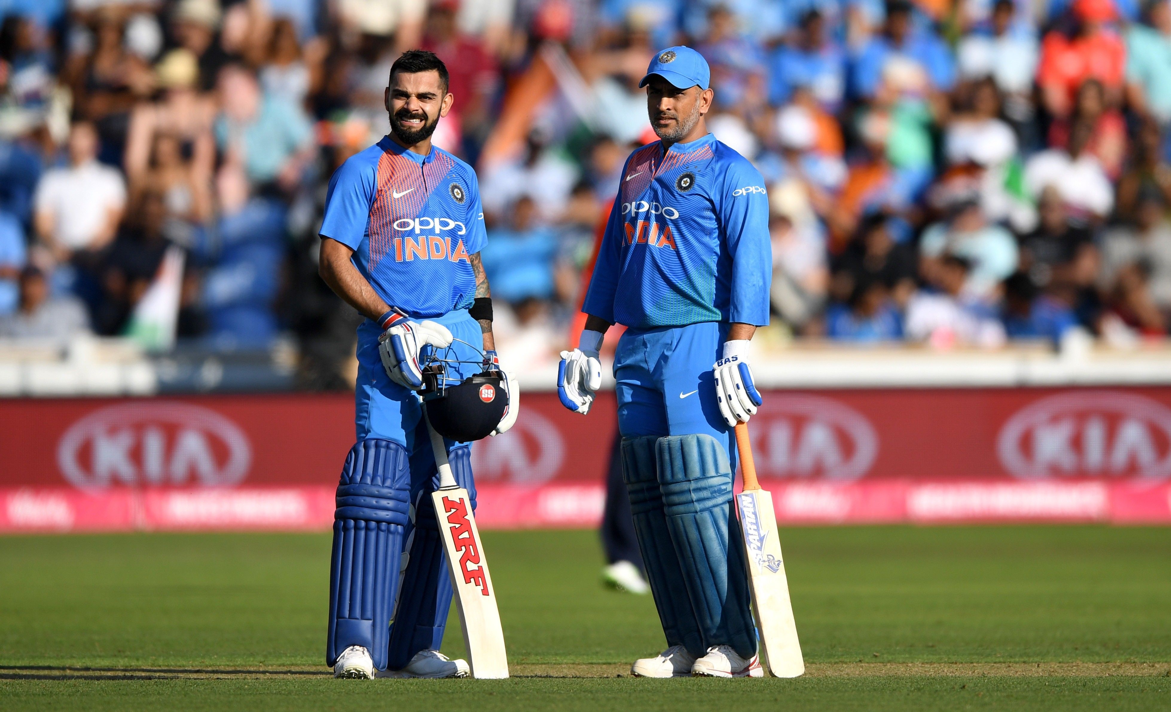 3920x2390 Virat Kohli and MS Dhoni in Cricket.hdnicewallpaper.com, Desktop