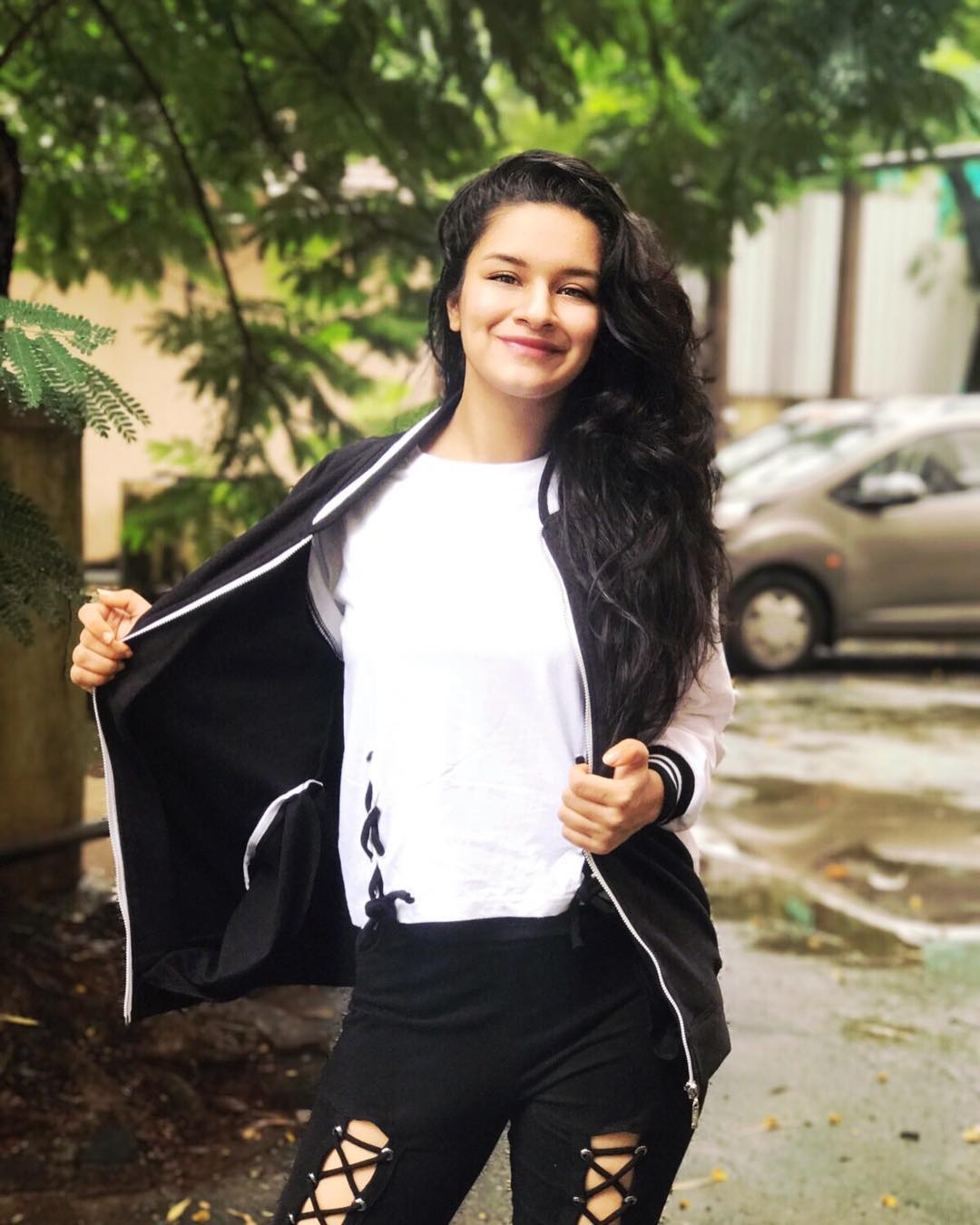 1080x1350 Avneet Kaur Contact Address, Phone Number, Email ID, Website, Phone