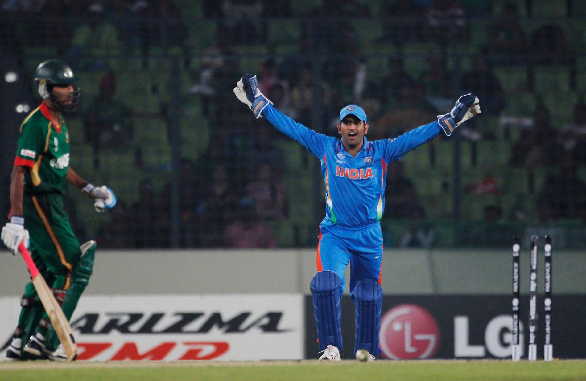 1900x1240 mahendra singh dhoni desktop.coolwallpaper.me, Desktop