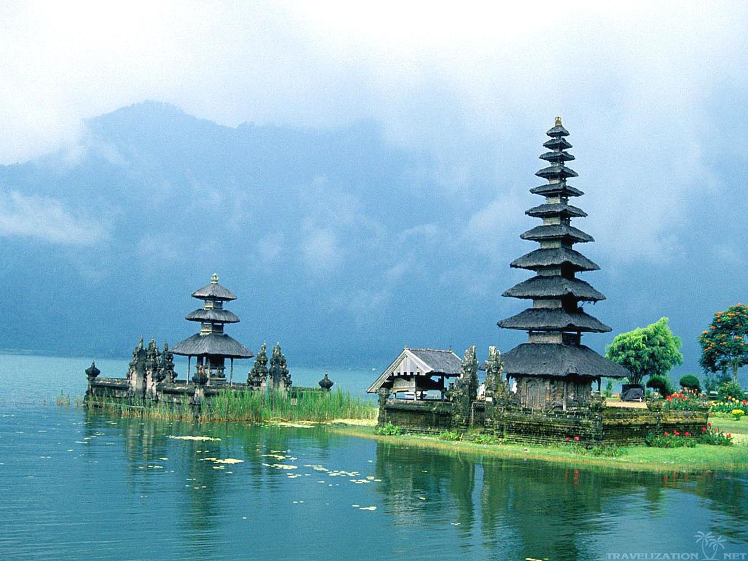 2560x1920 Temple of water in Bali wallpaper and image, picture, Desktop