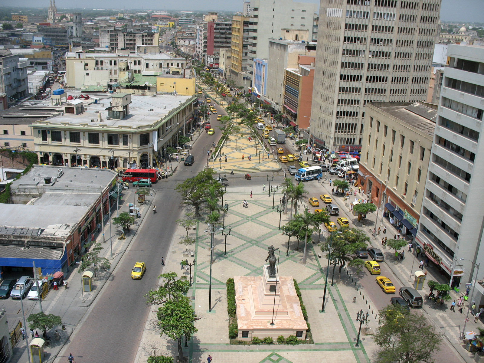 1600x1200 Paseo de Bolívar in Barranquilla, Colombia image Domain photo, Desktop