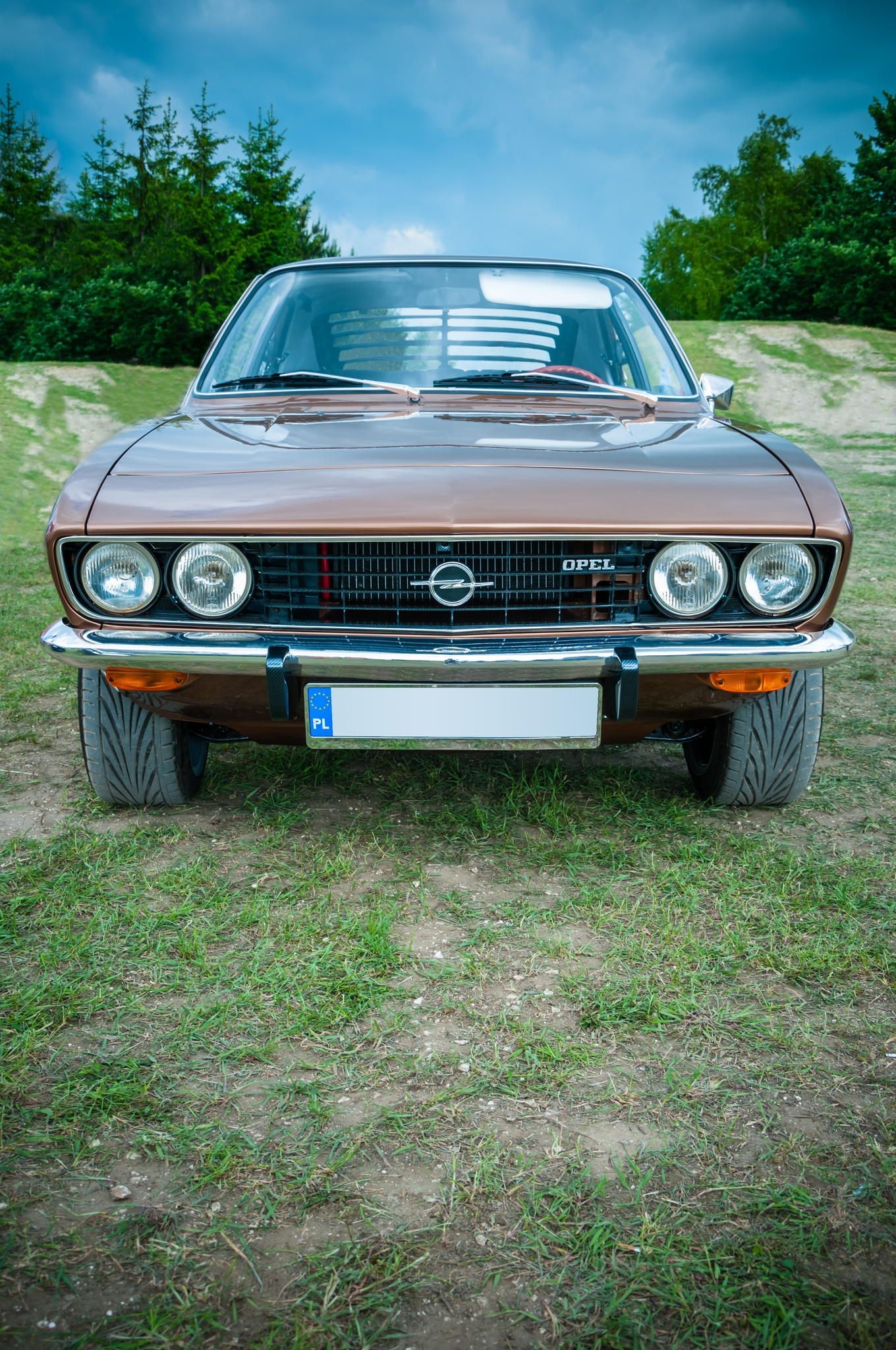 1360x2050 Opel Manta by Mateusz Fryczpx. Opel manta, Opel, Classic cars, Phone