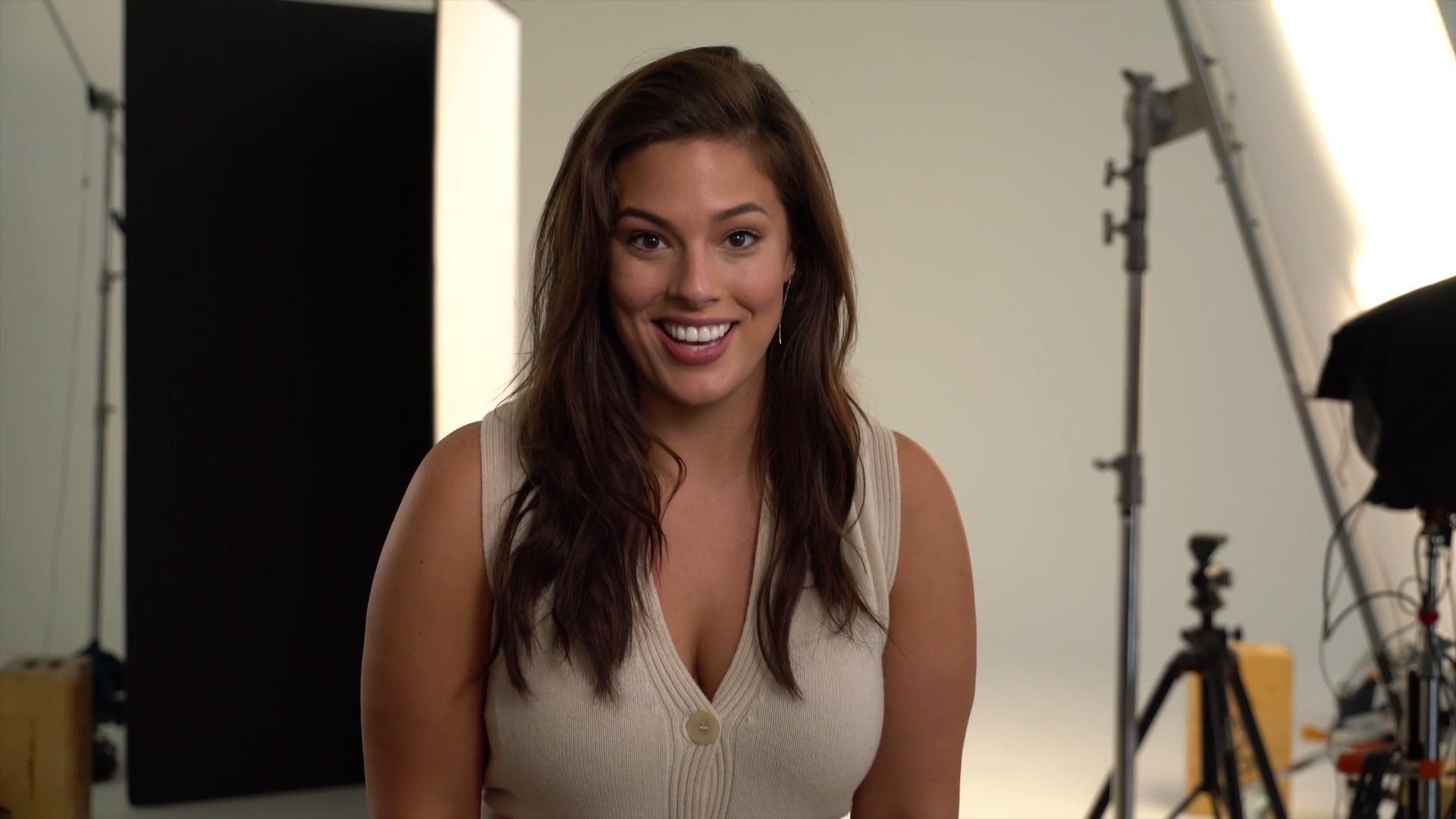 1920x1080 Ashley Graham on the 20 Things She Can't Live Without Video, Desktop