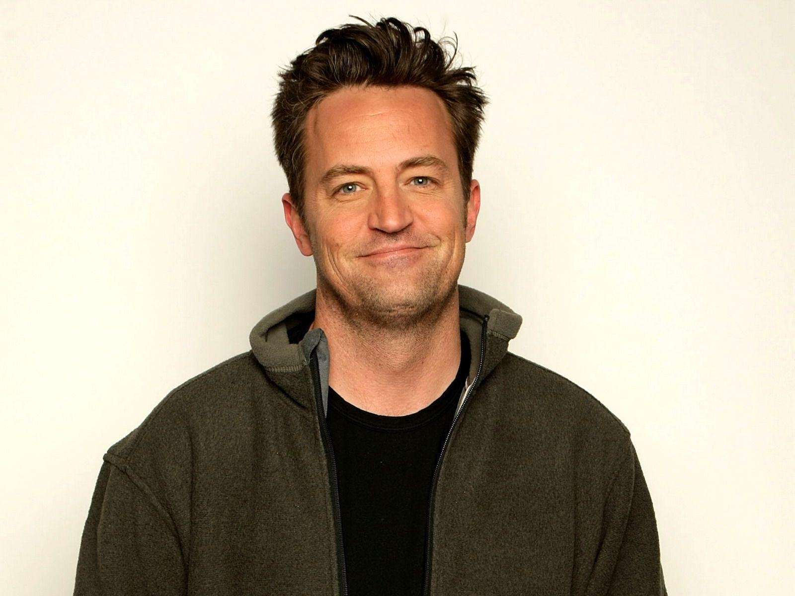 1600x1200 Matthew Perry Celebrities, Desktop