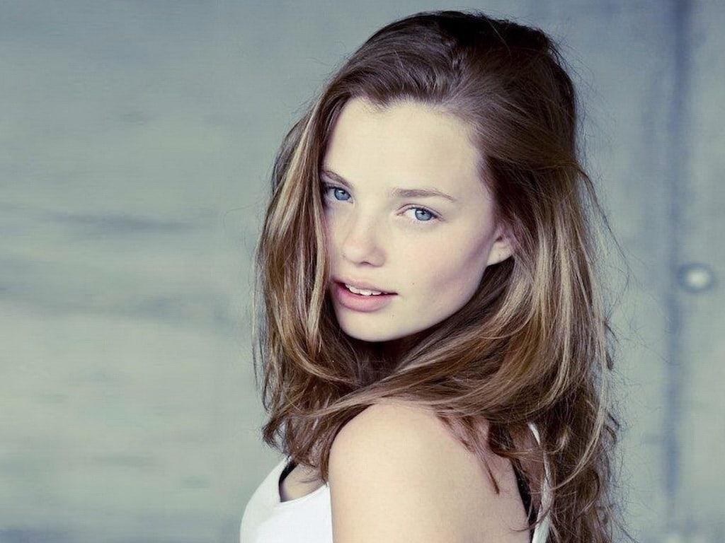 1030x770 Picture of Kristine Froseth, Desktop