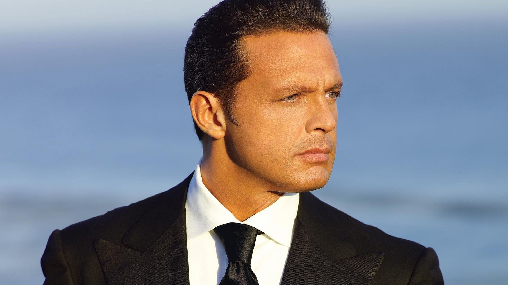 1920x1080 Luis Miguel, Desktop