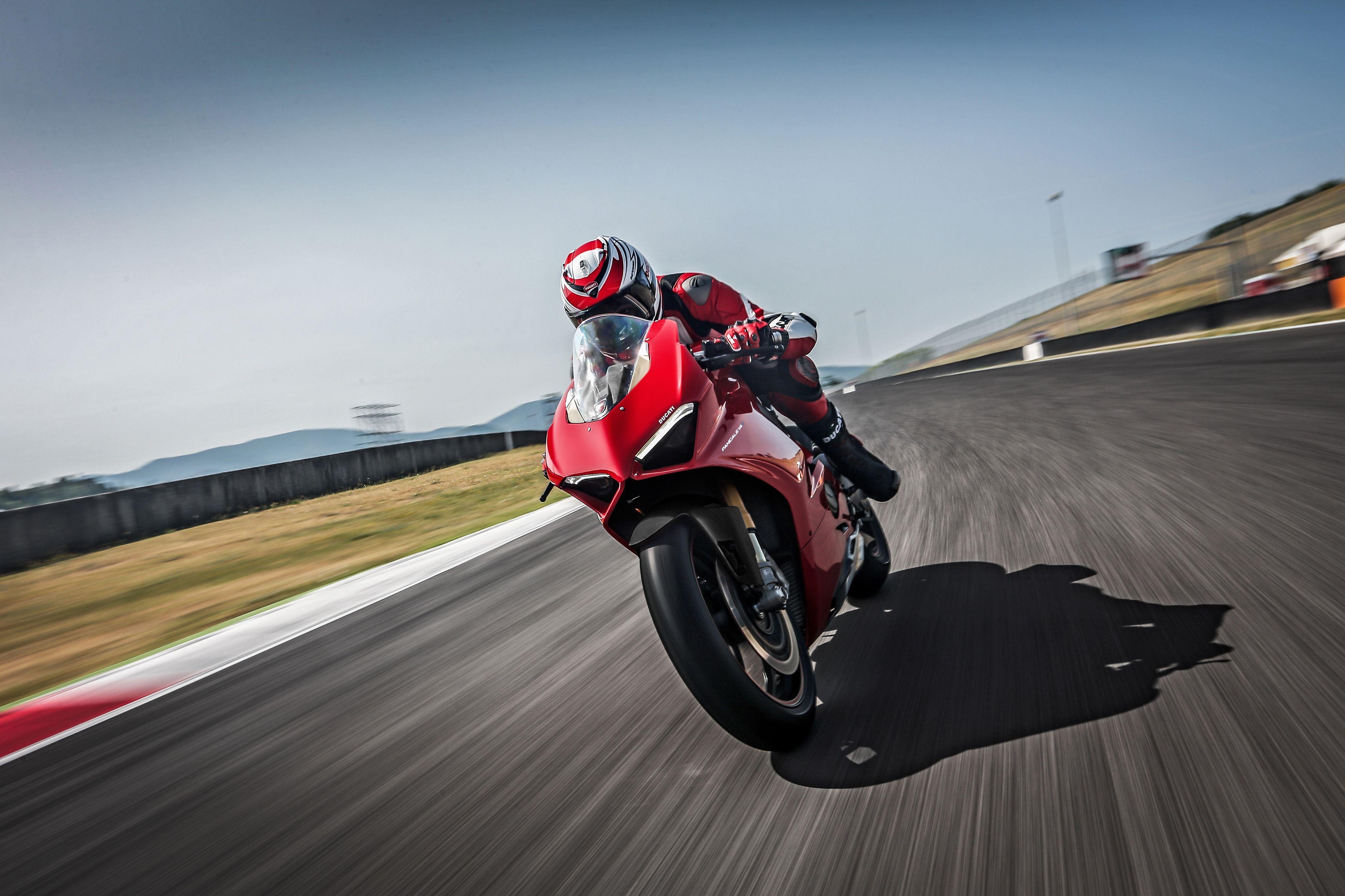 4100x2730 Ducati Panigale V4 S 2018 Racing, HD Bikes, 4k Wallpaper, Desktop