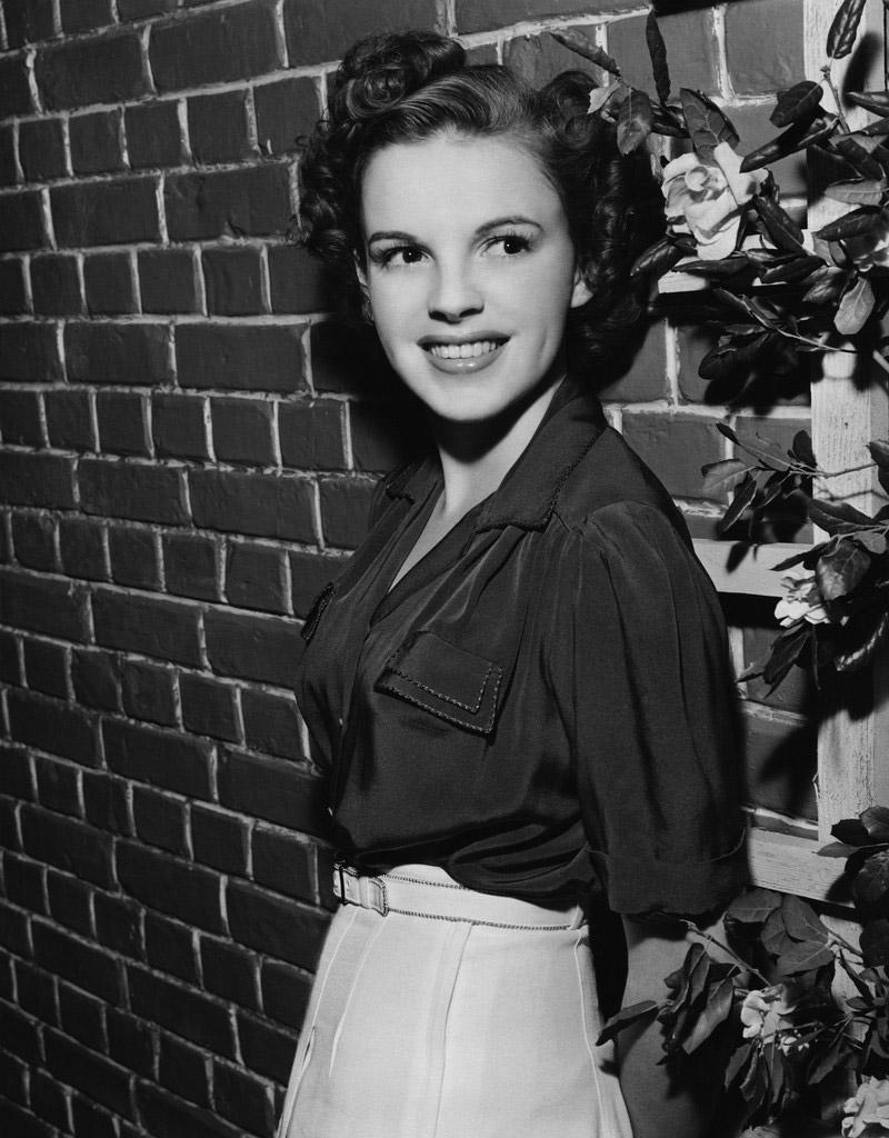 800x1030 Wallpaper World: Judy Garland Wiki. Judy Garland Pics, Phone