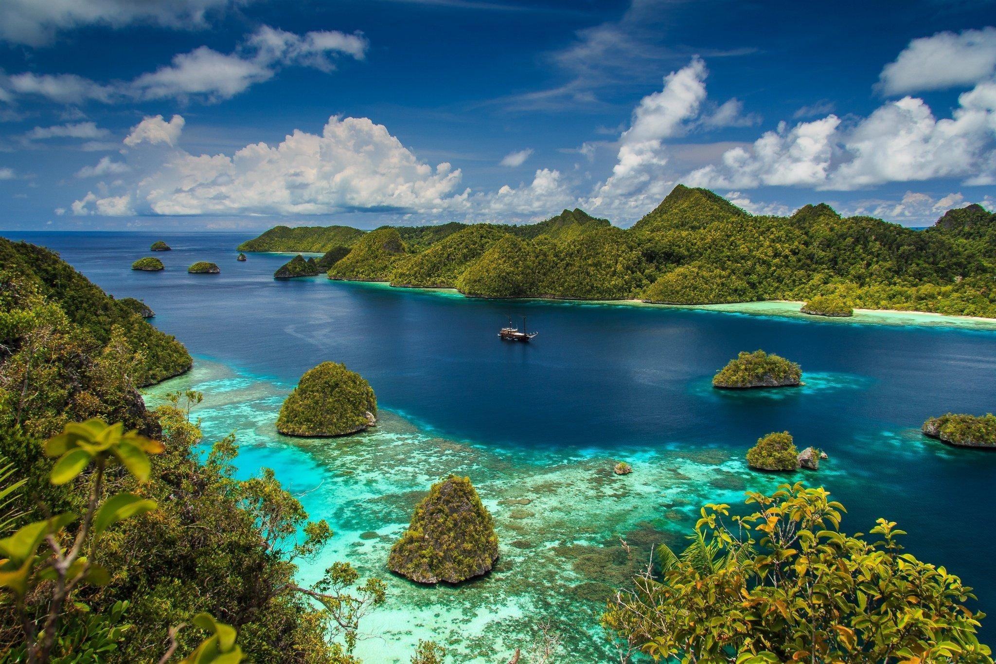 2050x1370 Raja Ampat West Papua Indonesia island sea ocean tropical g, Desktop