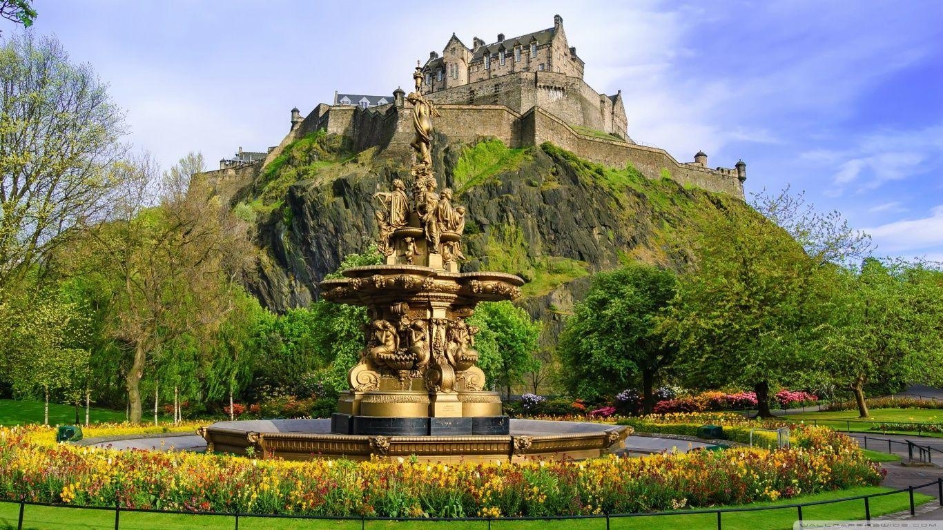 1370x770 Princes Street Gardens with the Ross Fountain, Edinburgh, Scotland, Desktop