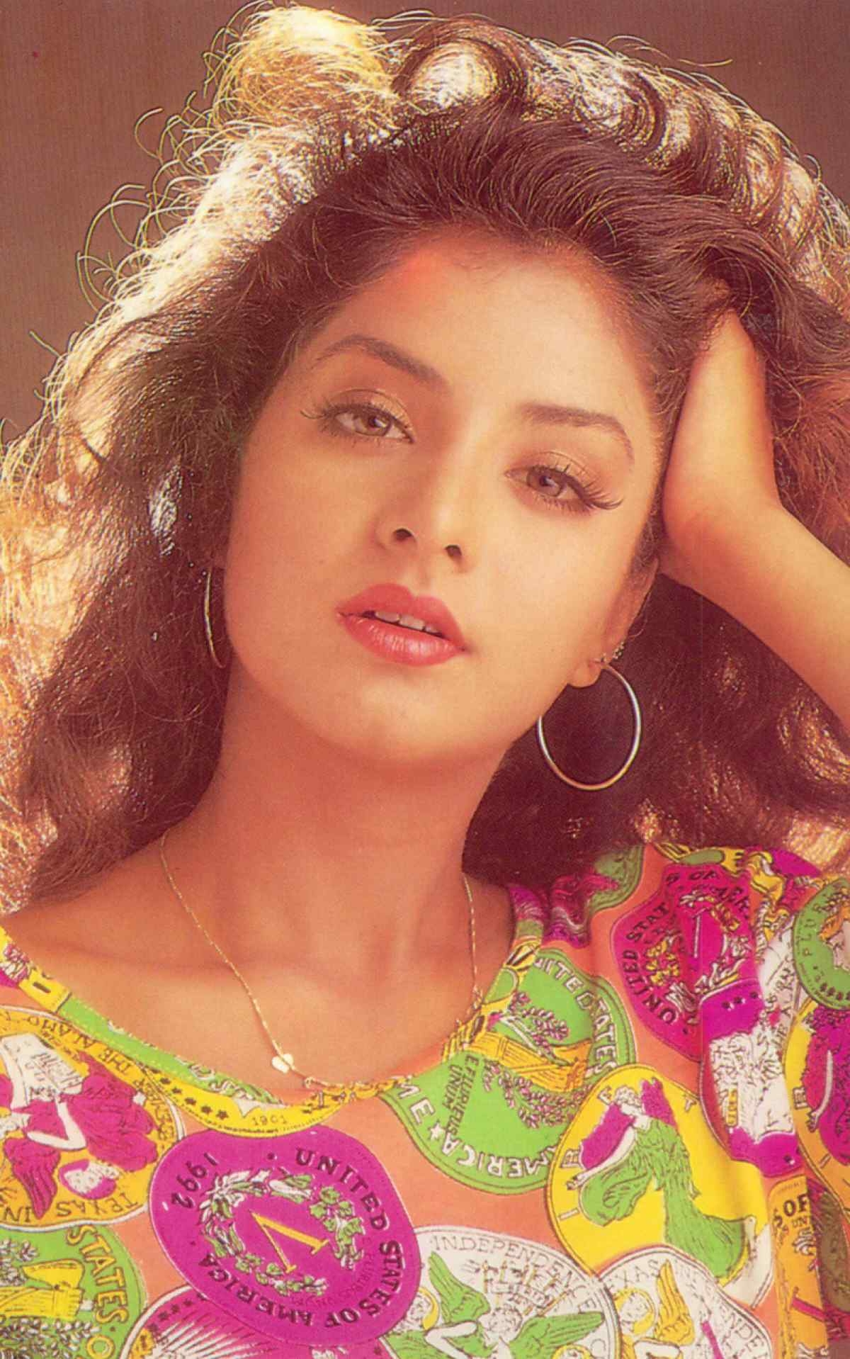 1200x1920 Divya Bharti Ke Wallpaper, Phone