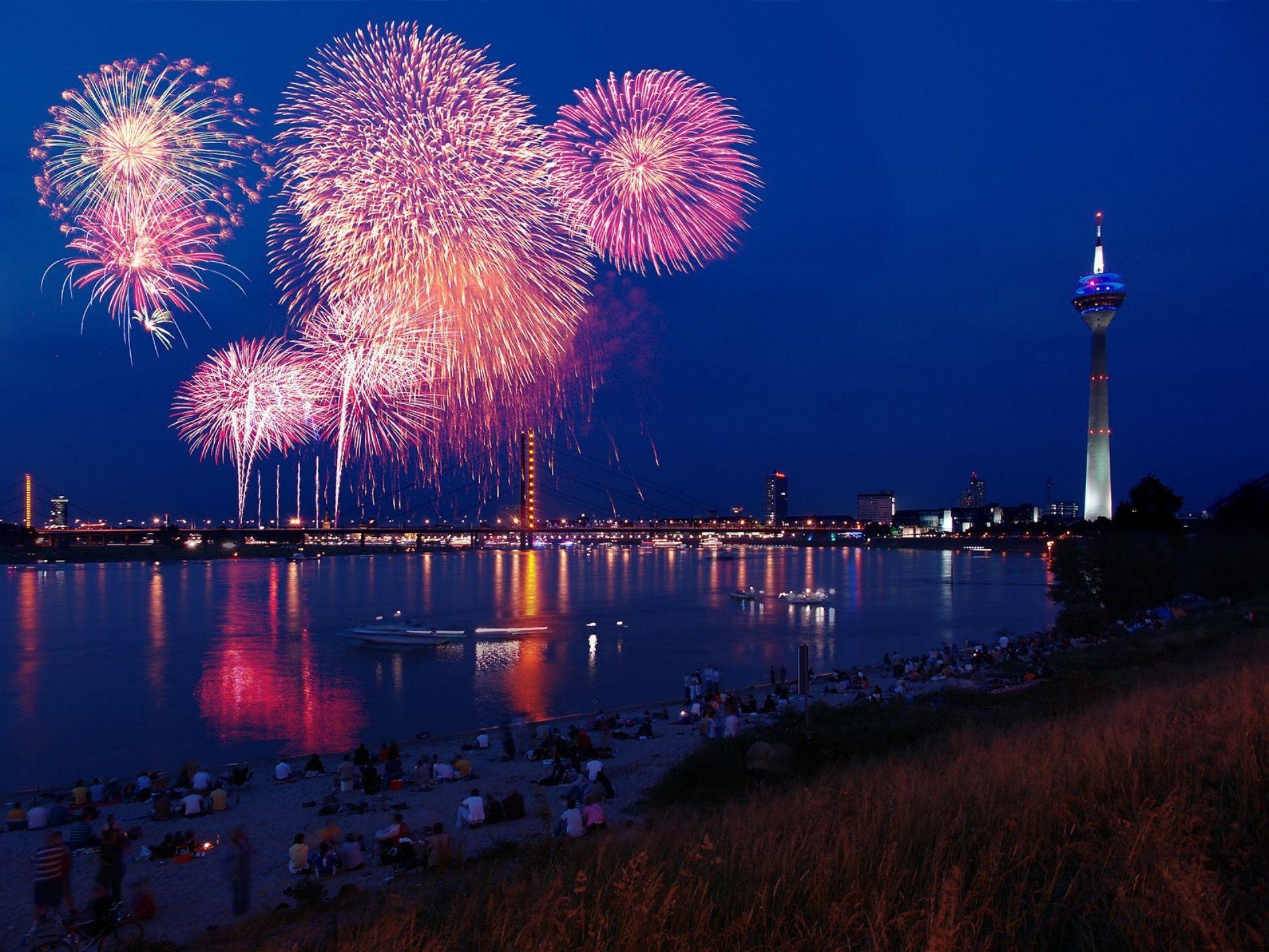 1920x1440 Fireworks in Dusseldorf, Germany widescreen wallpaper. Wide, Desktop