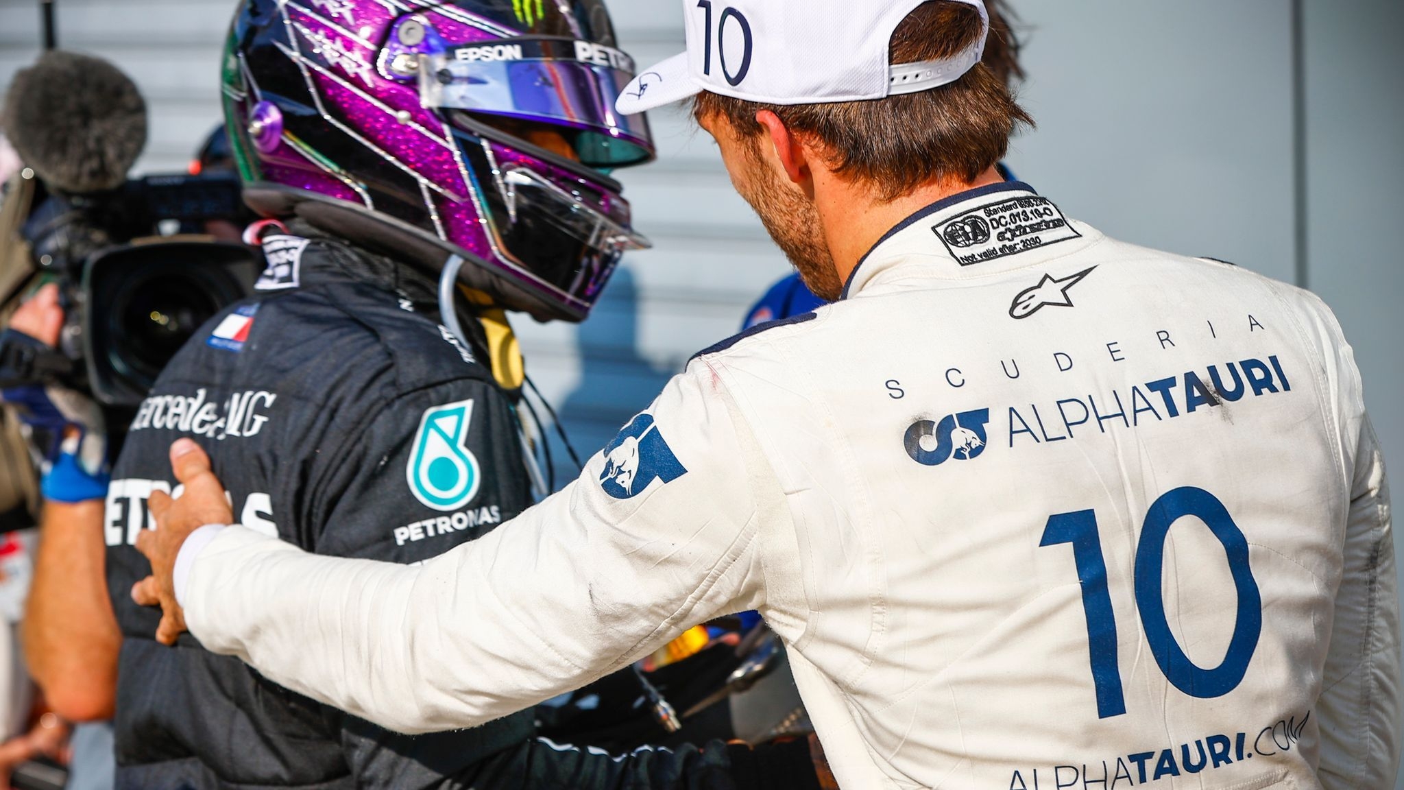 2050x1160 Lewis Hamilton and Jenson Button on Pierre Gasly after Italian GP win, Desktop