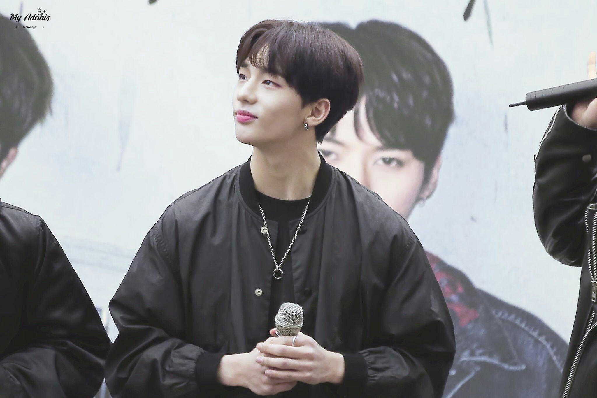 2050x1370 Hyunjin♡stray Kids 18 01 22 •hi Touch. Boy Groups, Drama Queens, Kids, Desktop