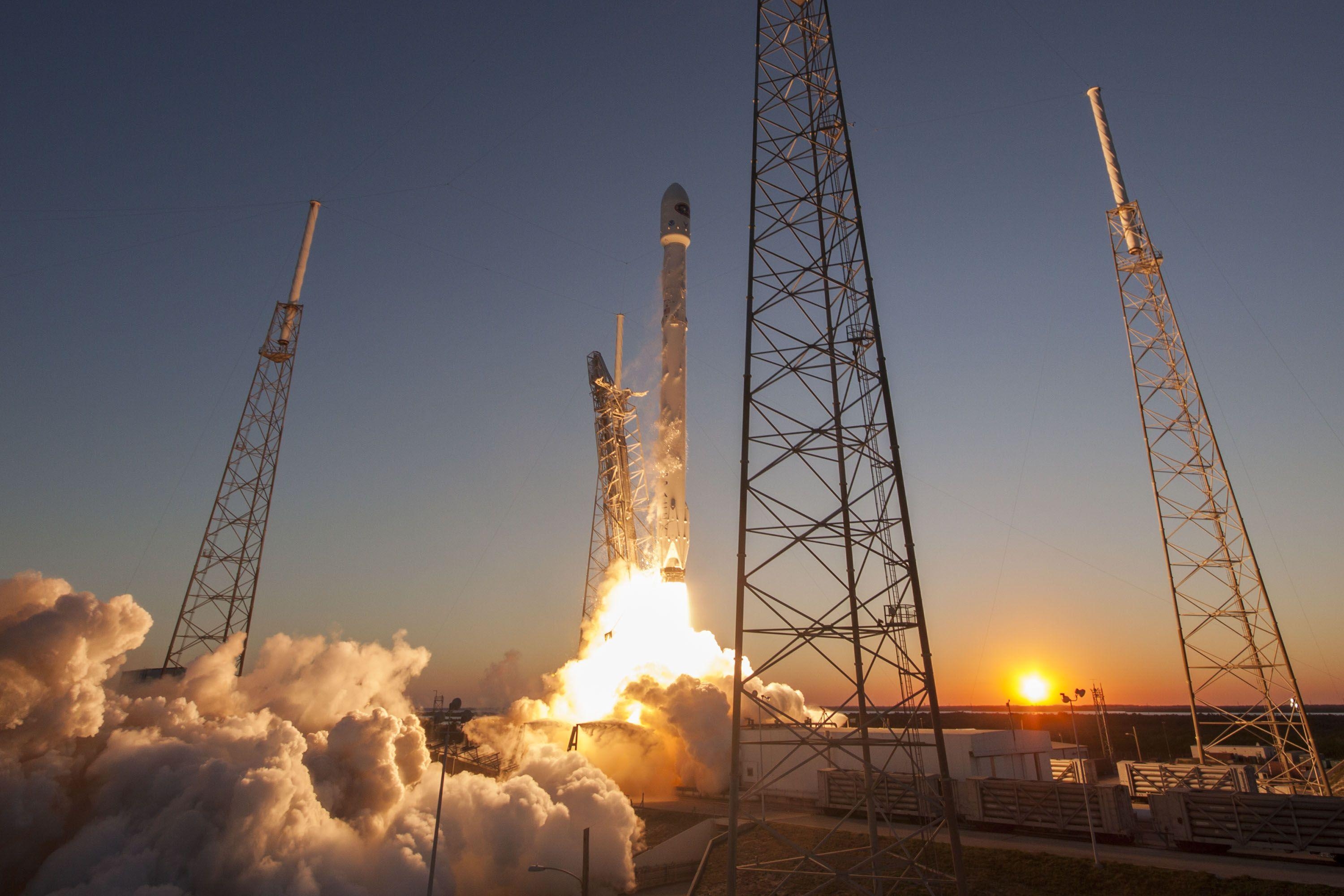 3000x2000 SpaceX Falcon 9- Zuma- Rocket Launch, Desktop