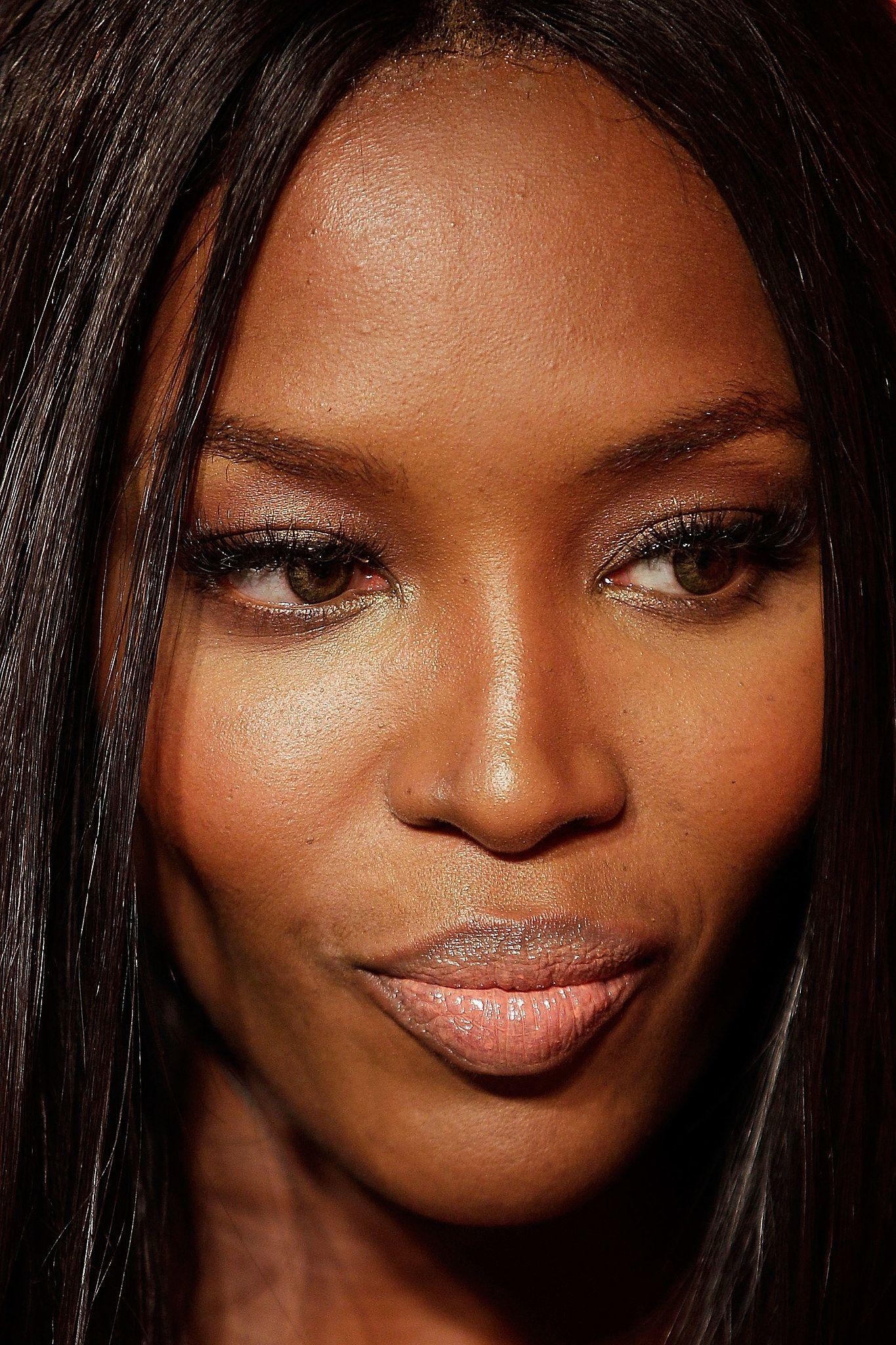 1370x2050 Naomi Campbell HD wallpaper. beauty. Naomi campbell, Phone