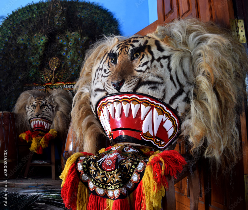 1000x850 Reog Ponorogo head made of wood and tiger skin, an exotic and mystical mask. the traditional arts of the Ponorogo community, East Java, Indonesia, Desktop