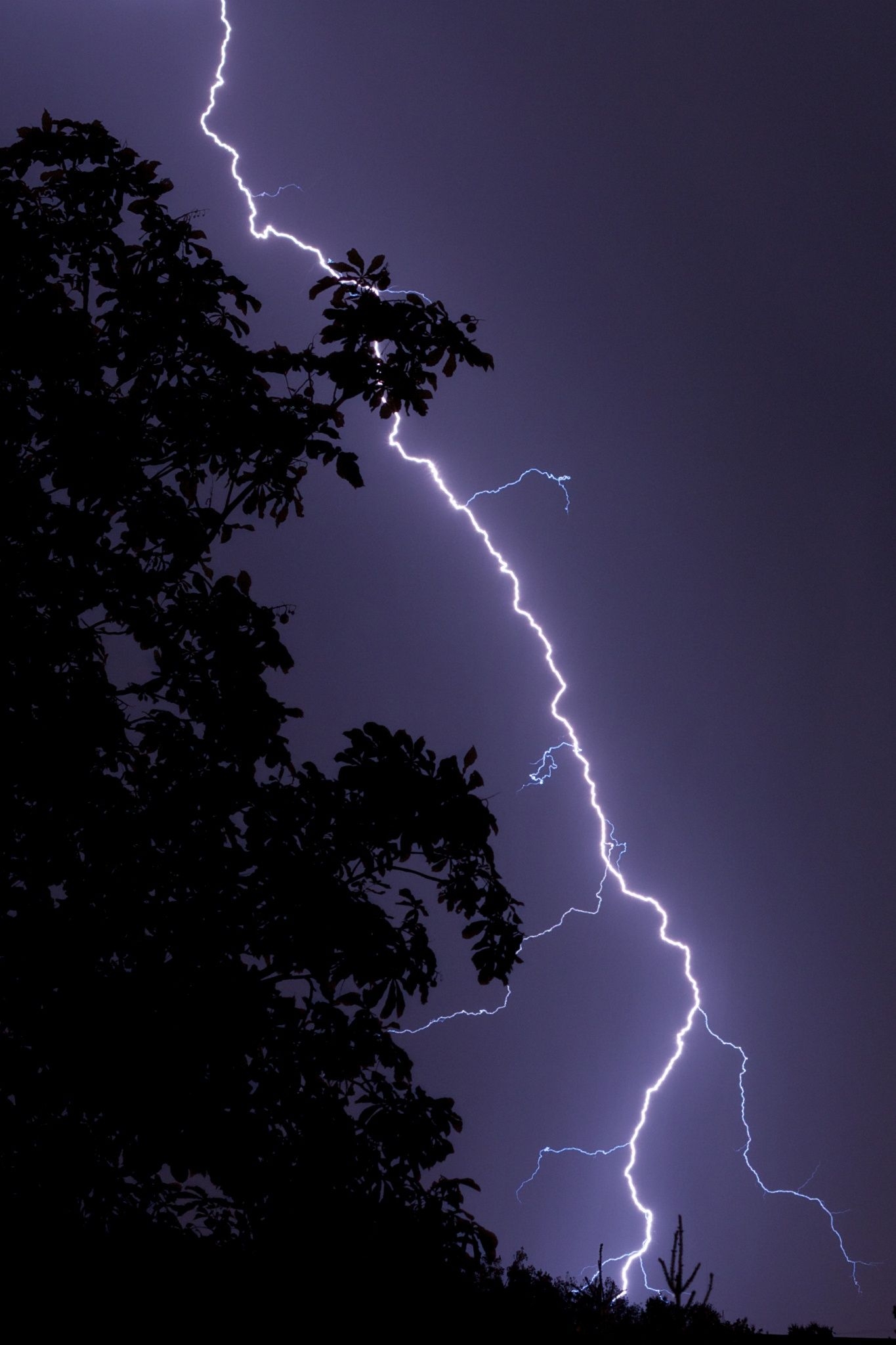 1370x2050 Lightning by Lars / 500px. Sky aesthetic, Lightning photography, Aesthetic wallpaper, Phone