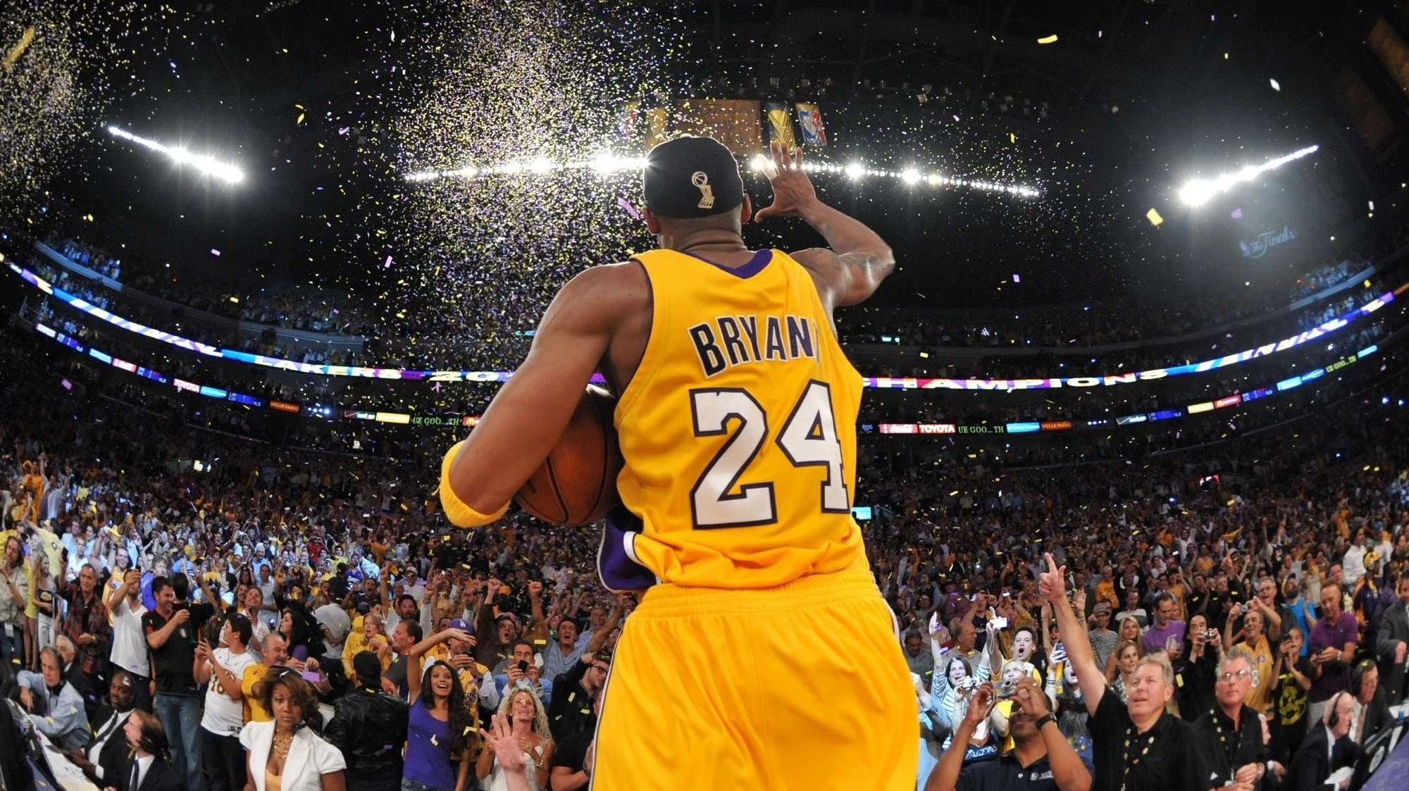 2000x1130 Kobe bryant dunks wallpaper Gallery, Desktop