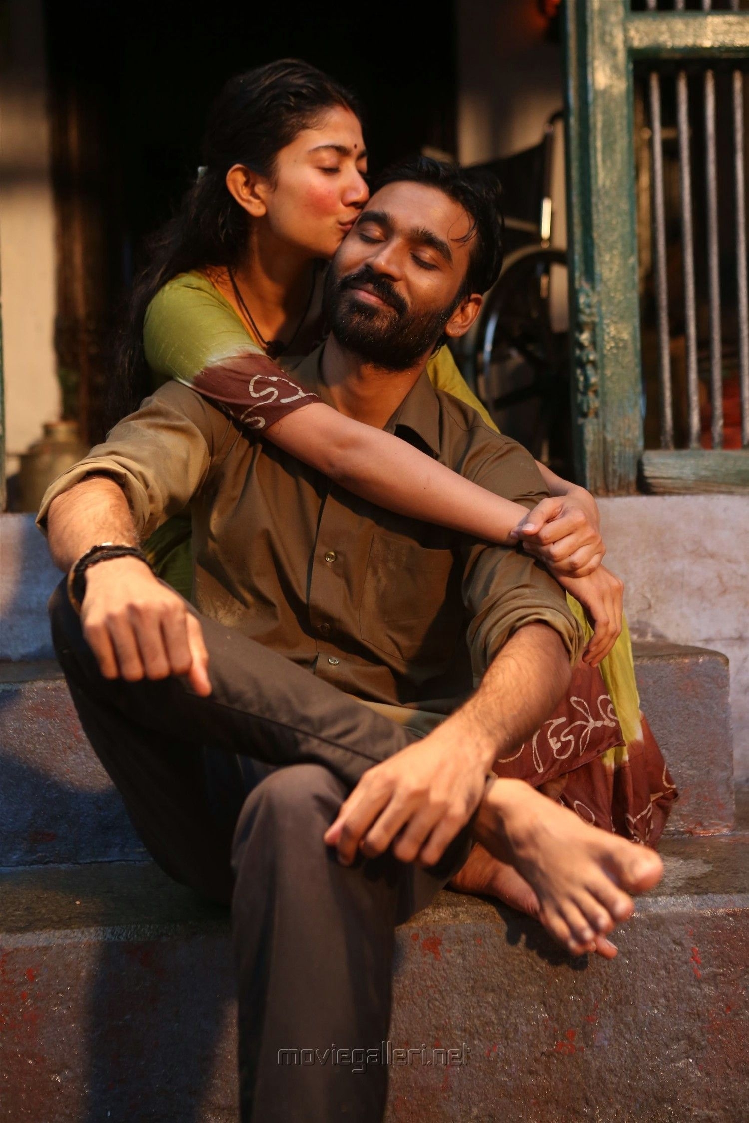 1500x2250 Maari 2 Movie Image HD. Dhanush. Sai Pallavi. New Movie Posters, Phone