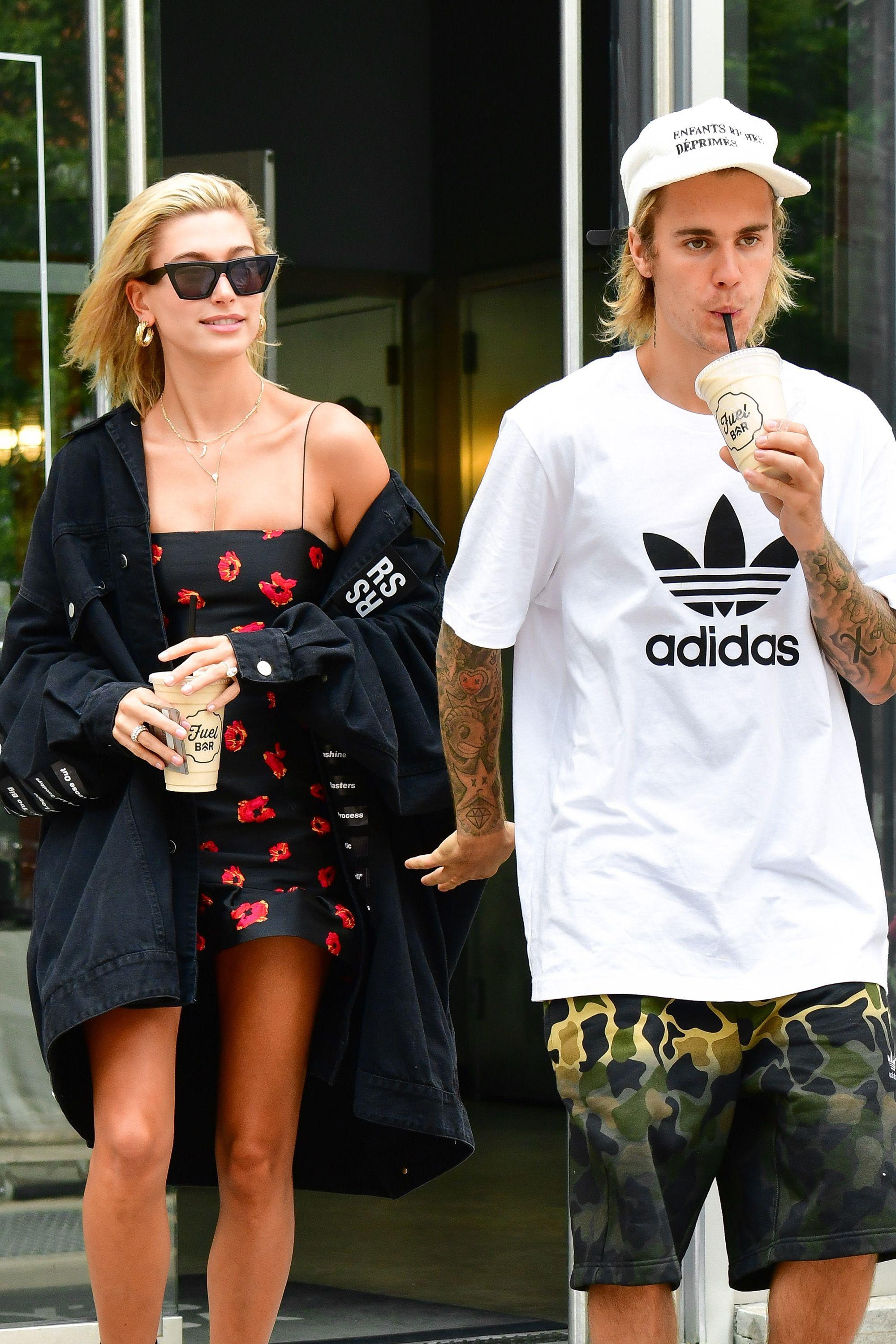 2000x3000 Hailey Baldwin and Justin Bieber's Relationship in Photo, Phone