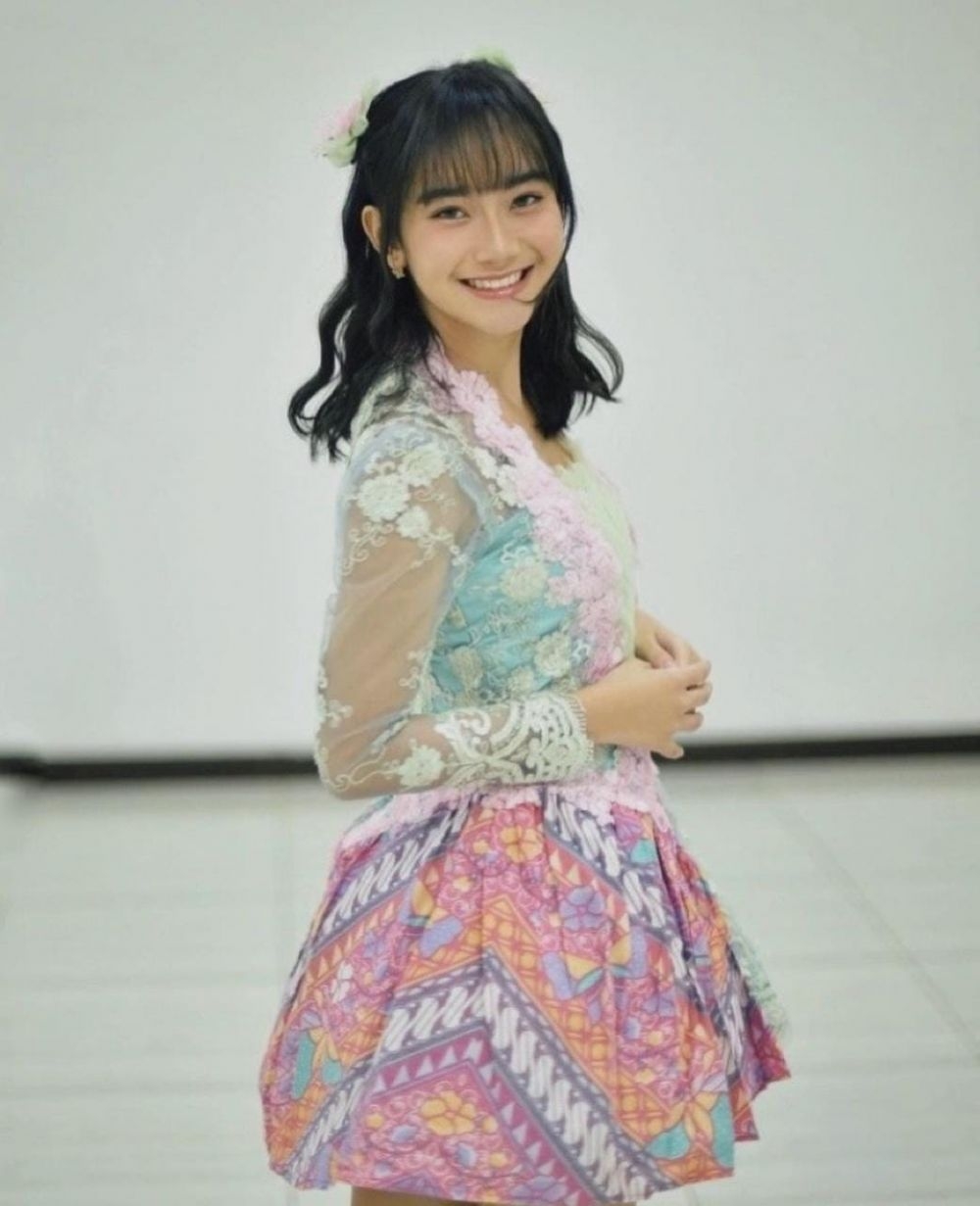 1000x1240 Keturunan Sultan! 10 Potret Freya JKT48 yang Semakin Dewasa, Phone