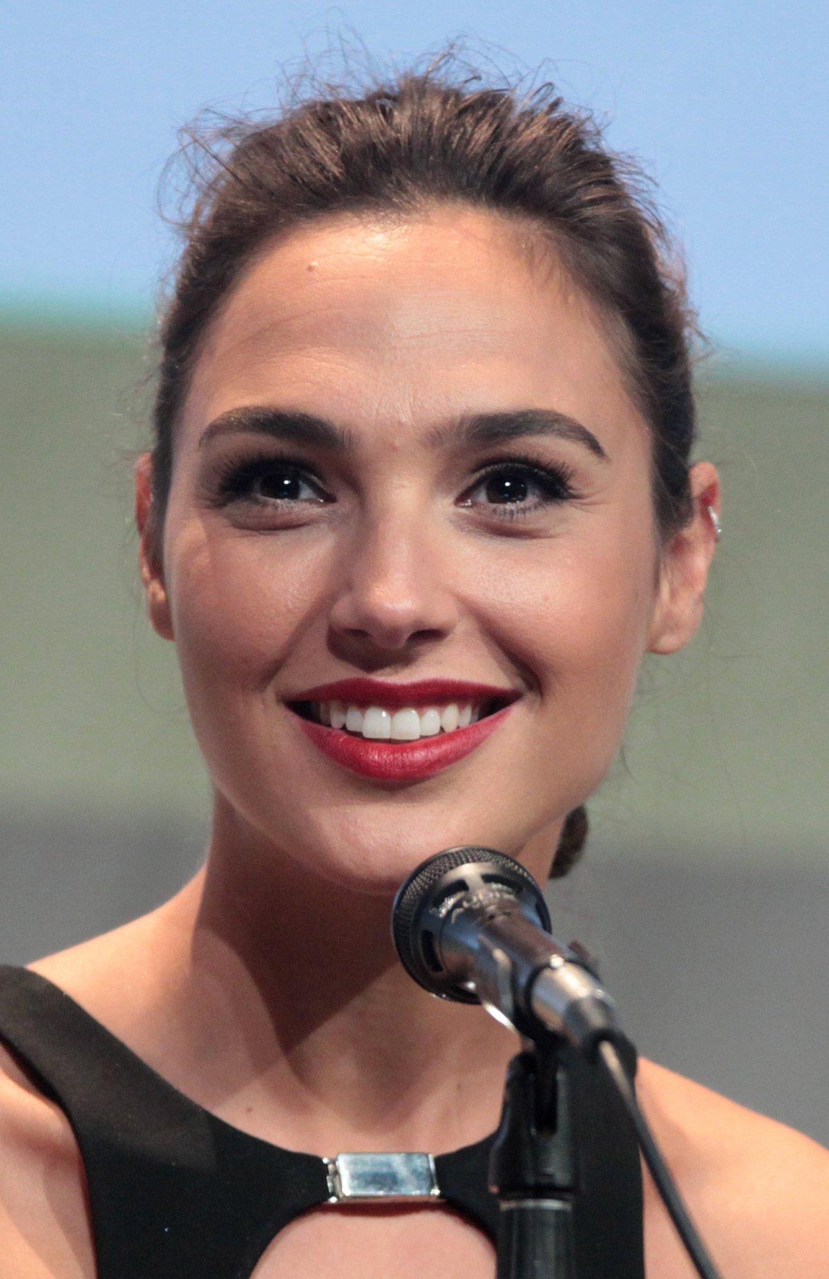 1200x1850 Gal Gadot says 'Wonder Woman' movie sequel 'Wonder Woman, Phone