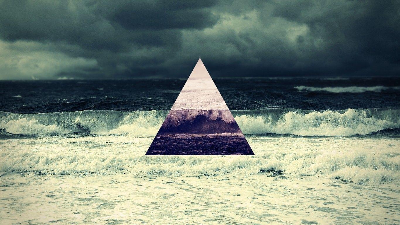 1370x770 Triangle Wallpaper HD B231Z, Desktop