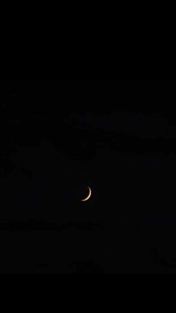 720x1280 Crescent Moon Wallpaper. Wallpaper, Dark black, Crescent moon, Phone