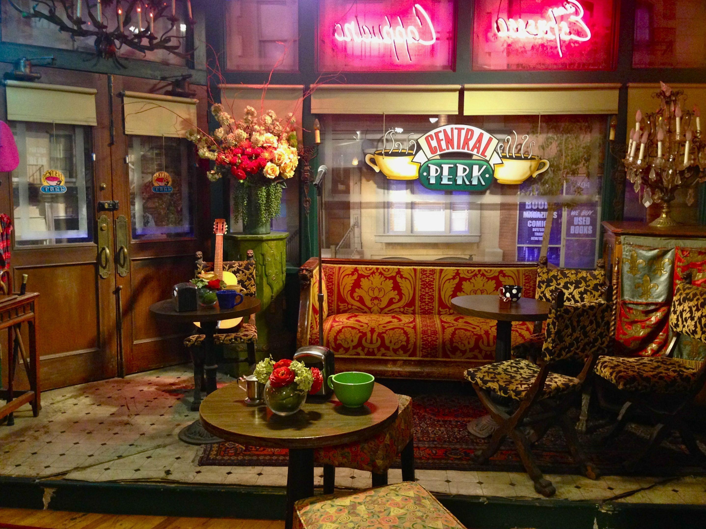 2880x2160 Recently went to LA and had my dreams come true. Central Perk, Desktop