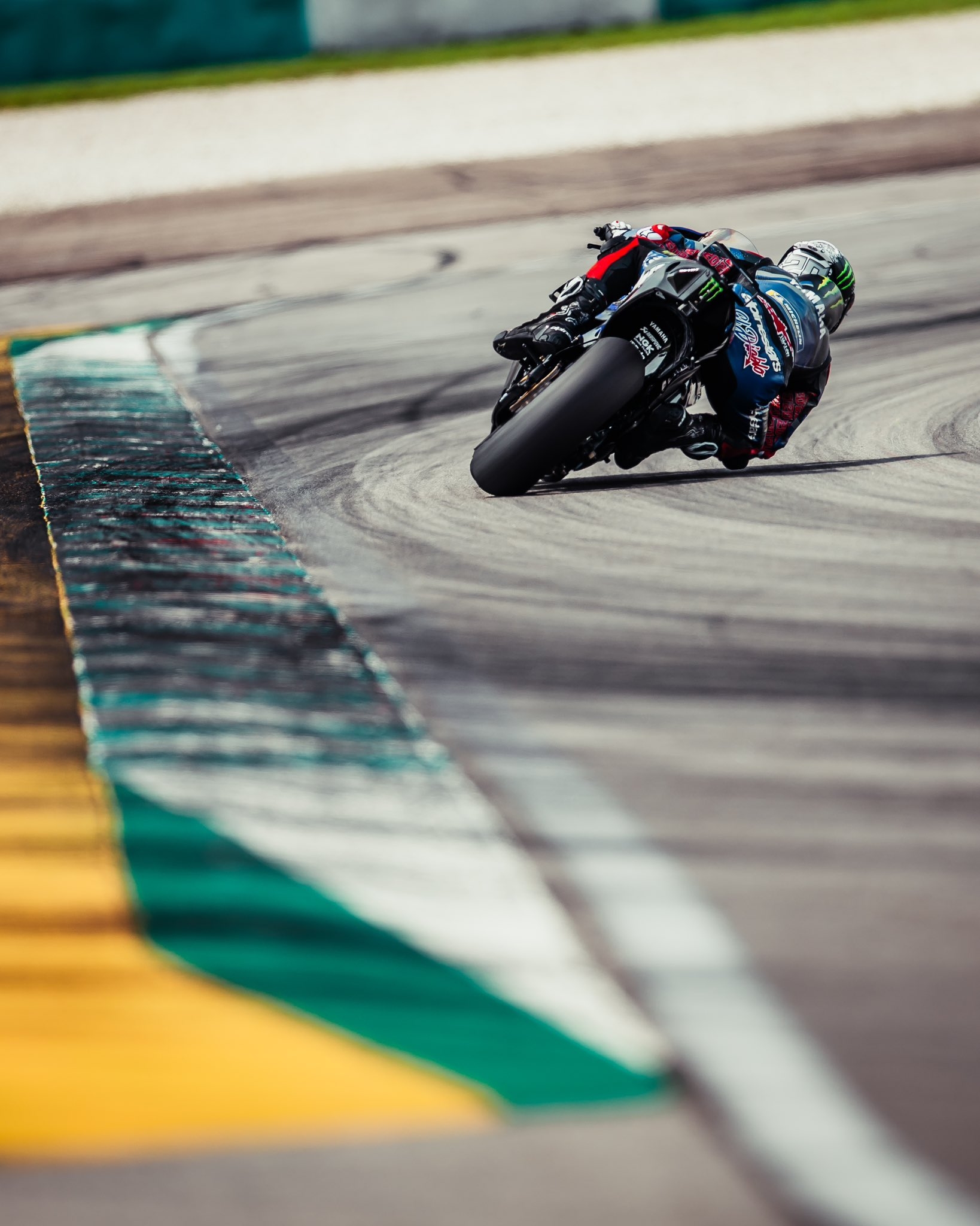 1640x2050 Fabio Quartararo, Phone